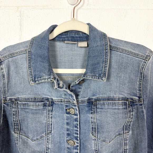 Chico's Cropped Jean Trucker Jacket Boxy Frayed Stretch Layering Capsule Size L - Picture 2 of 10